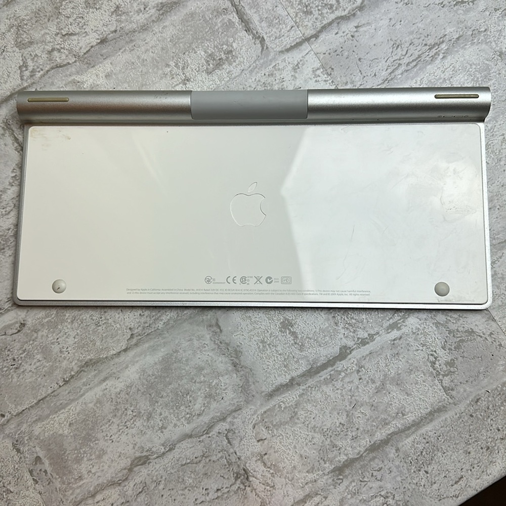 Apple Bluetooth keyboard - Picture 3 of 3